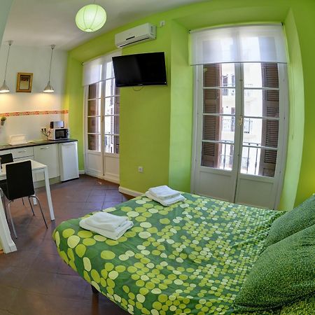 Apartamentos Gold Малага Екстериор снимка
