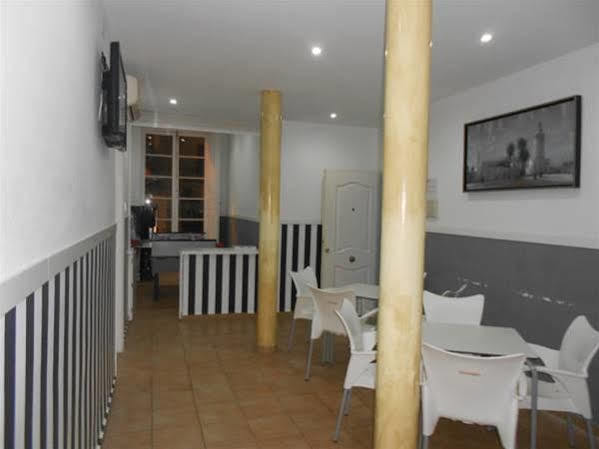 Apartamentos Gold Малага Екстериор снимка