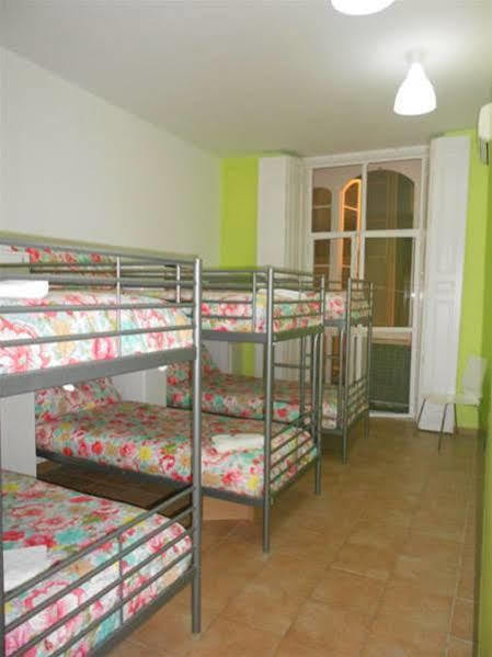 Apartamentos Gold Малага Екстериор снимка